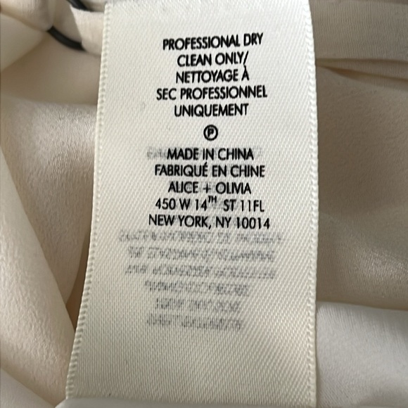 Alice + Olivia Silk V Neck Spaghetti Strap Camisole - Picture 4 of 7